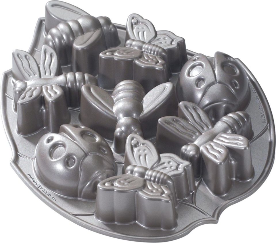 Nordic Ware bakvorm "Backyard Bugs"