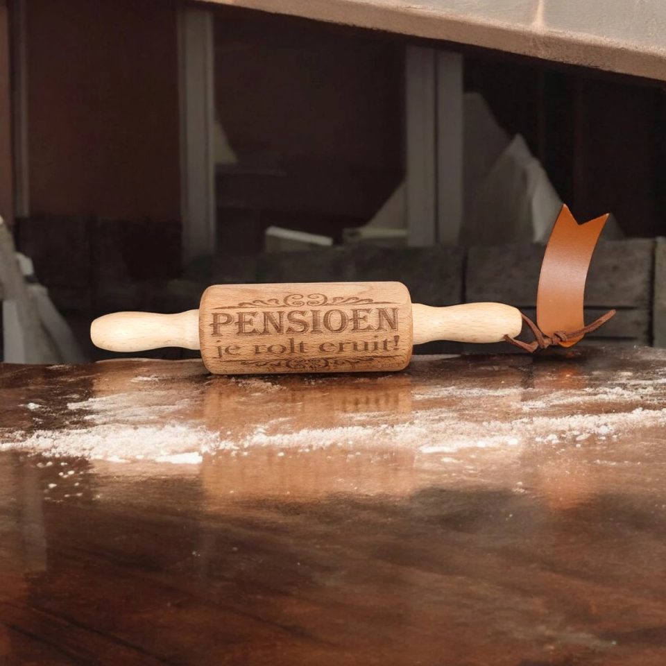 Baardmans Creaties deegroller Mini met tekst pensioen