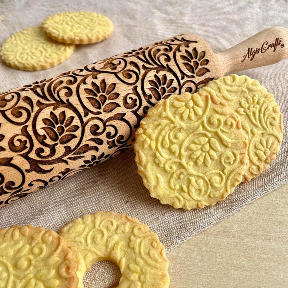 Magic Crafts deegroller. Deegroller met bloemen